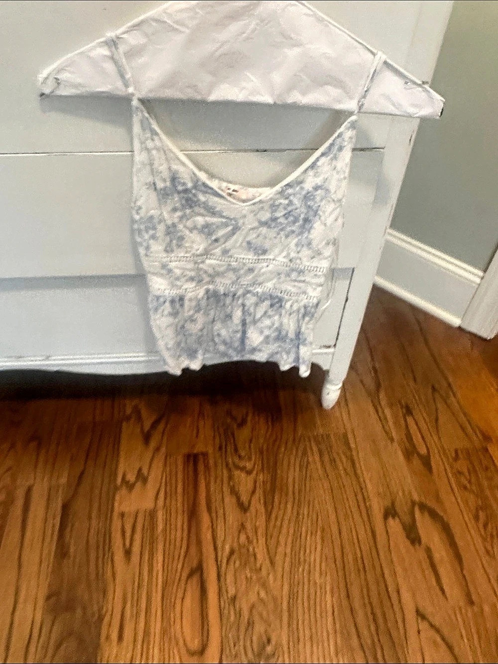 Mi Ami Floral Blue & White Camisole Size Large